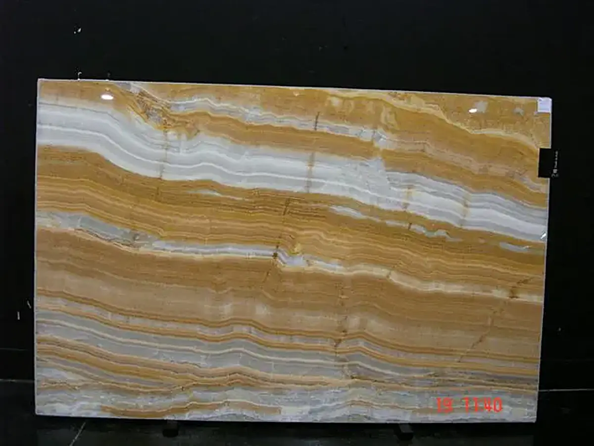 Aqua Brown Onyx onyx slab surface – Marmi di Carrara – grey, black (1)