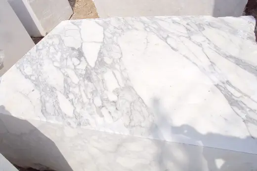Arabescato marble quarry view – Marmi di Carrara – white, ivory (43)