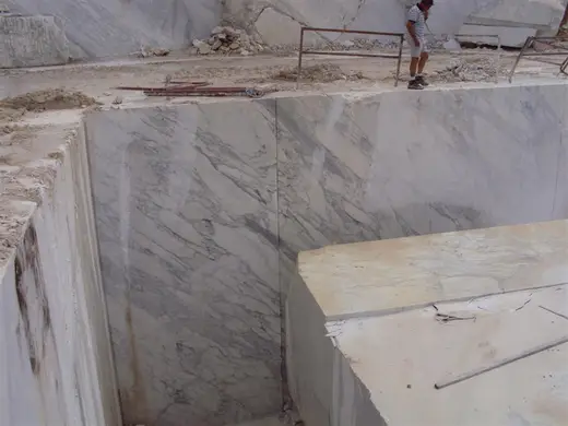 Arabescato marble quarry view – Marmi di Carrara – grey, light grey (57)