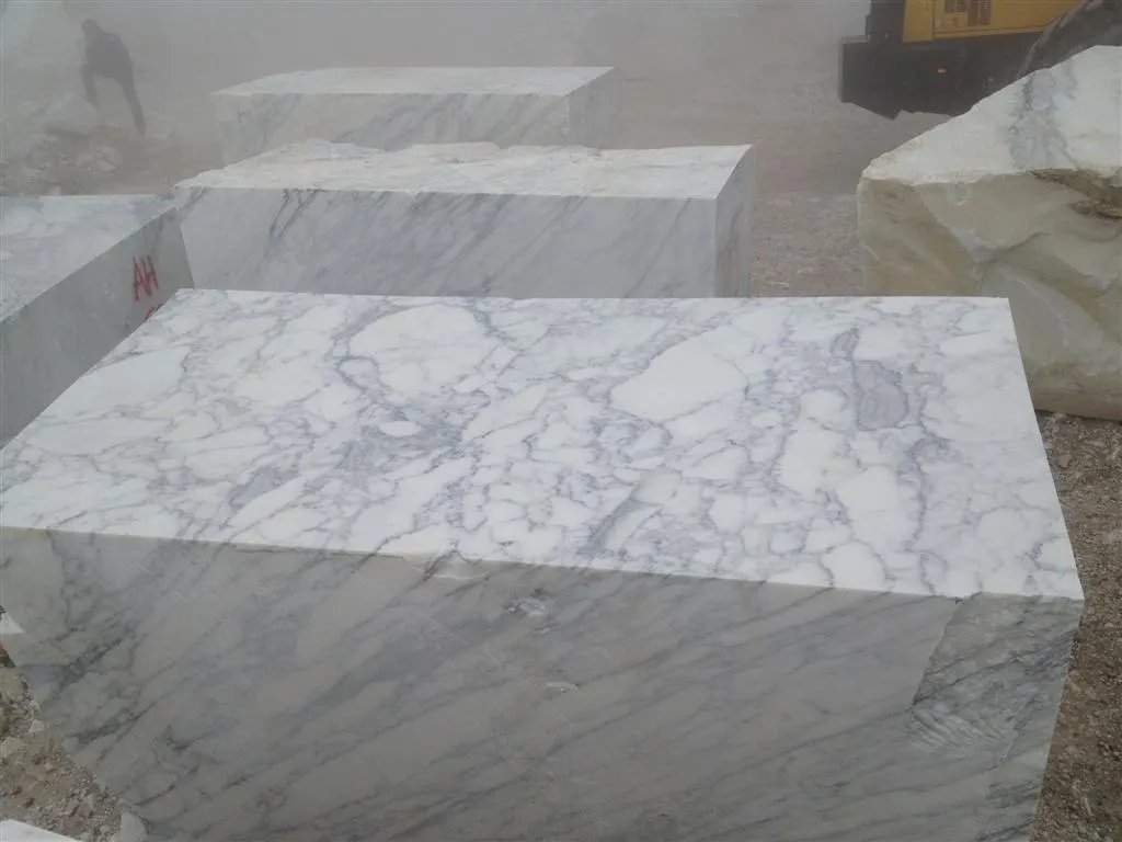 Arabescato marble quarry block – Marmi di Carrara – grey, light grey (59)