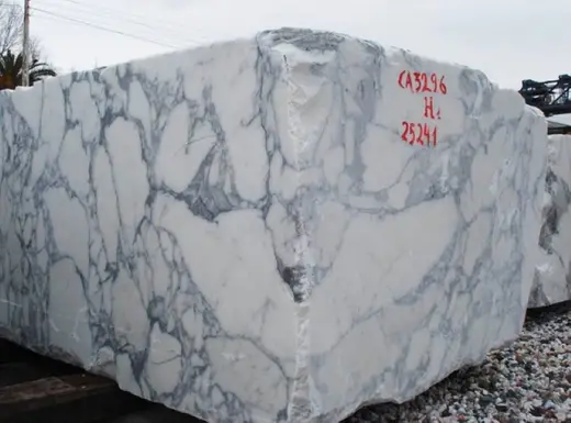 Arabescato marble quarry block – Marmi di Carrara – light grey, grey (71)
