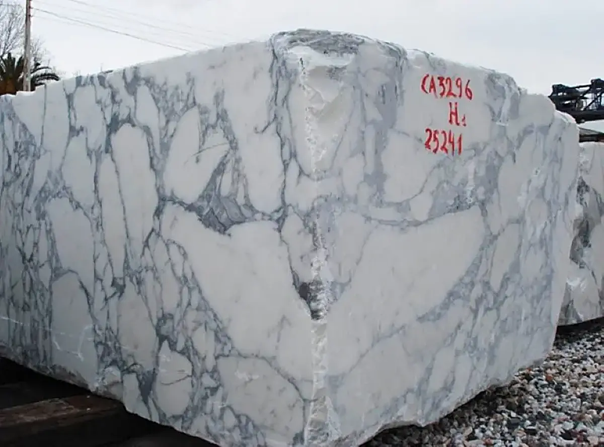 Arabescato мрамор, карьерный блок – Marmi di Carrara – светло-серый, серый (71)
