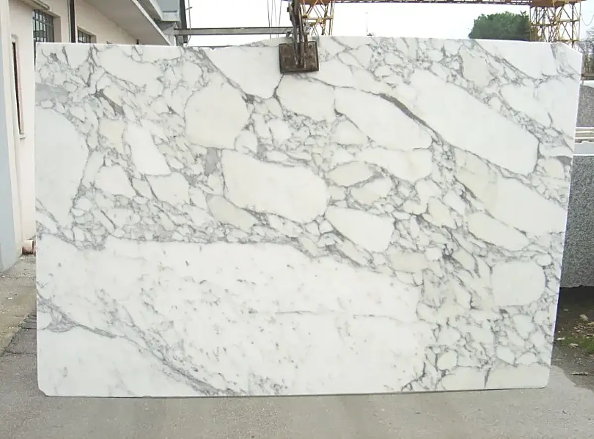 Arabescato marble staircase – Marmi di Carrara – white, light grey (79)