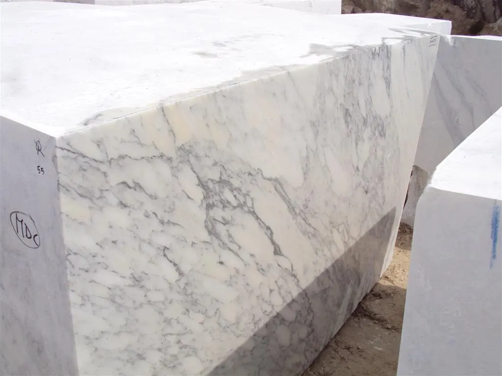 Arabescato Corchia marble quarry view – Marmi di Carrara – light grey, white (18)