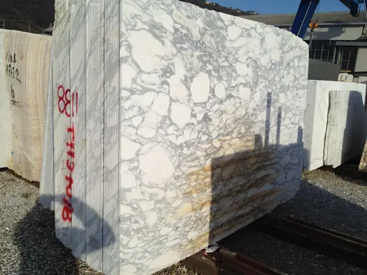 Arabescato Corchia marble slab surface – Marmi di Carrara – light grey, black (3)