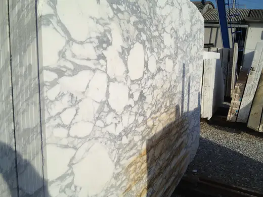 Arabescato Corchia marble slab surface – Marmi di Carrara – ivory, charcoal (7)