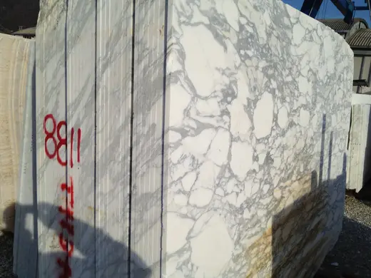 Arabescato Corchia marble slab surface – Marmi di Carrara – light grey, grey (8)