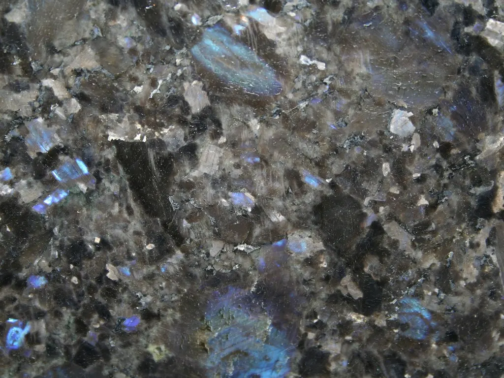 Aurora granite slab surface – Marmi di Carrara – charcoal, green (1)