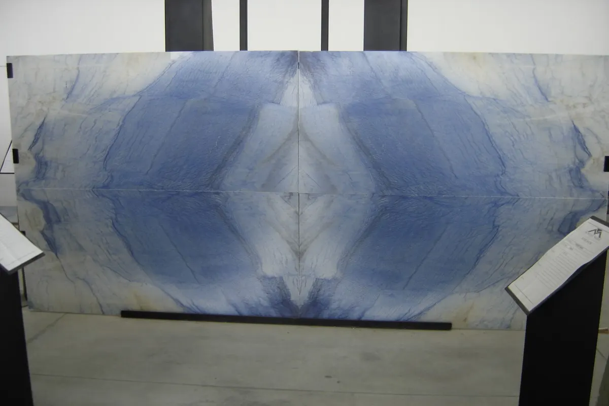 Azul Macaúbas quartzite, surface de dalle – Marmi di Carrara – vert, gris (3)