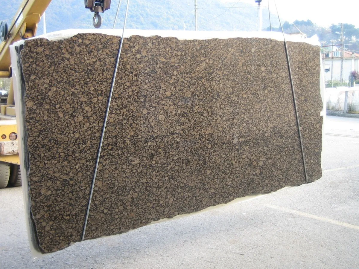 Baltic Brown granite slab surface – Marmi di Carrara – grey, charcoal (6)