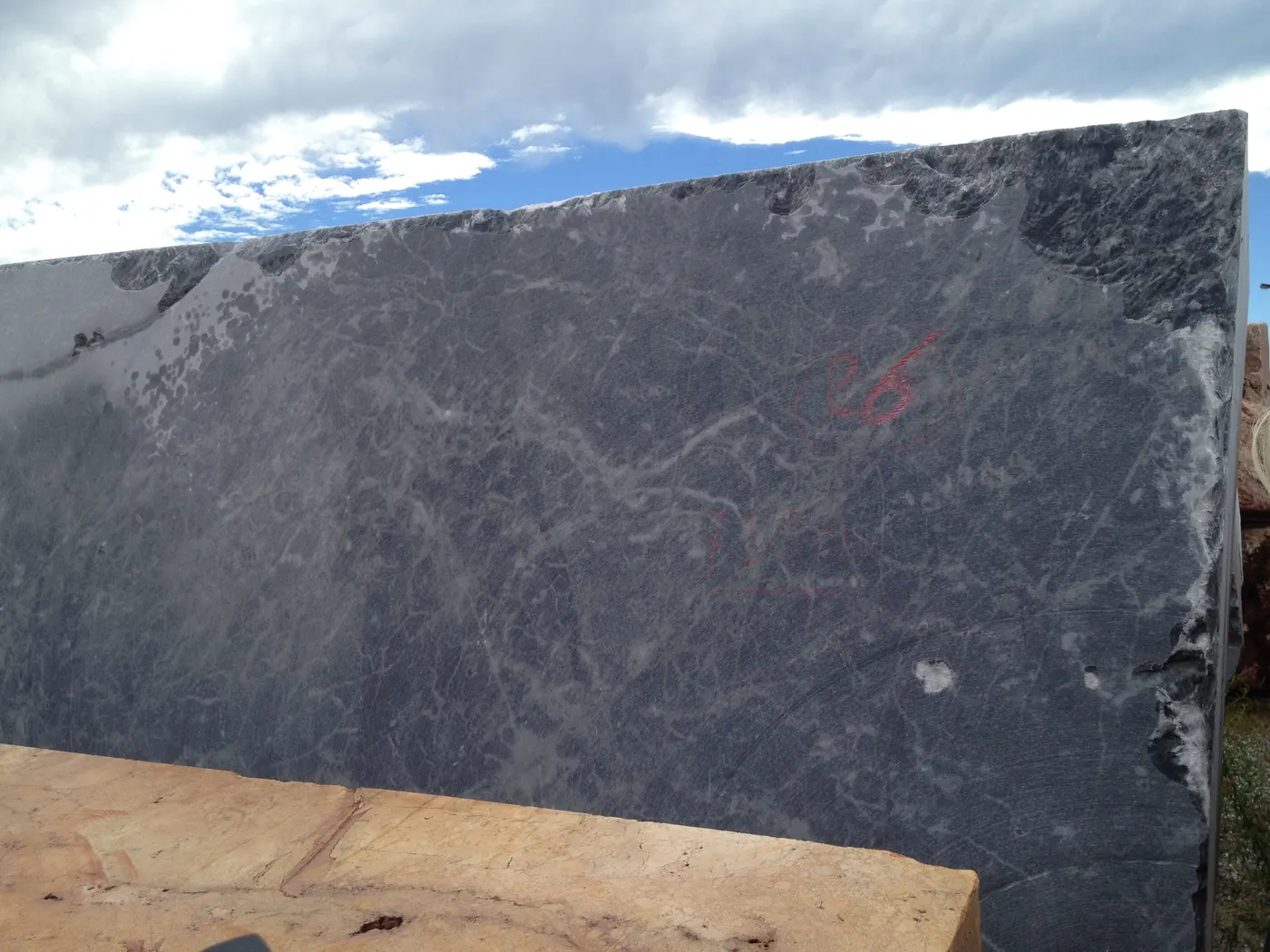 Bardiglio marble quarry block – Marmi di Carrara – charcoal, grey (11)