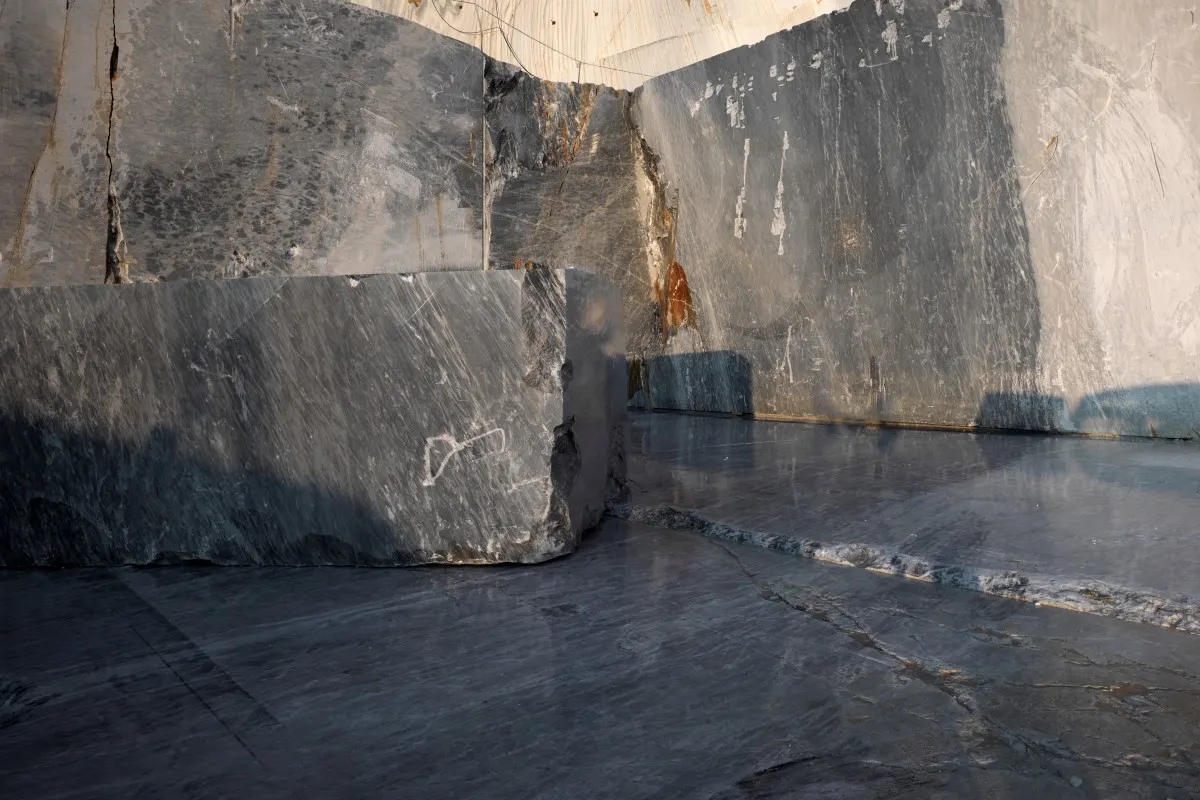 Bardiglio marble slab surface – Marmi di Carrara – charcoal, green (26)