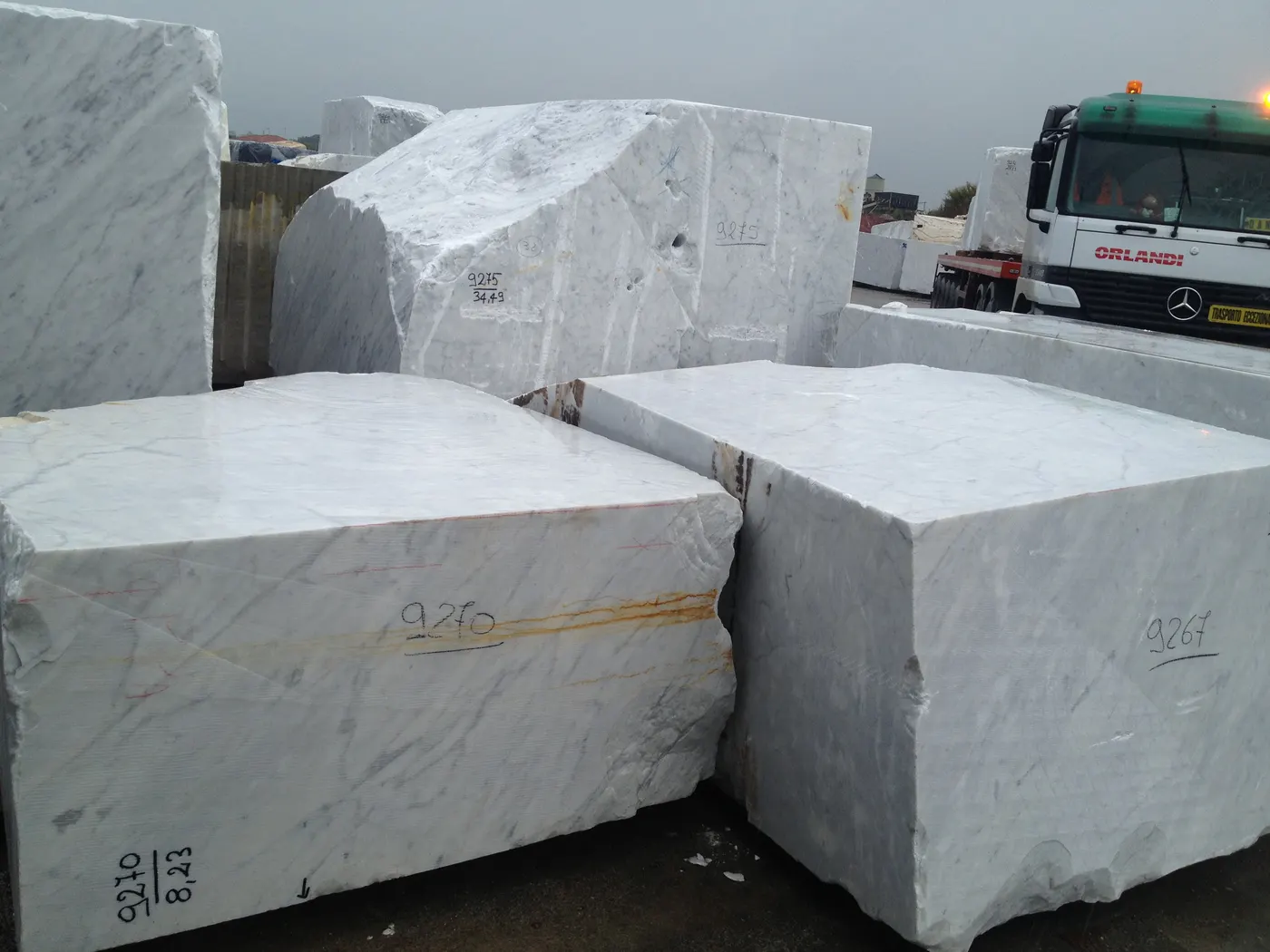 Bardiglio marble quarry block – Marmi di Carrara – grey, light grey (4)
