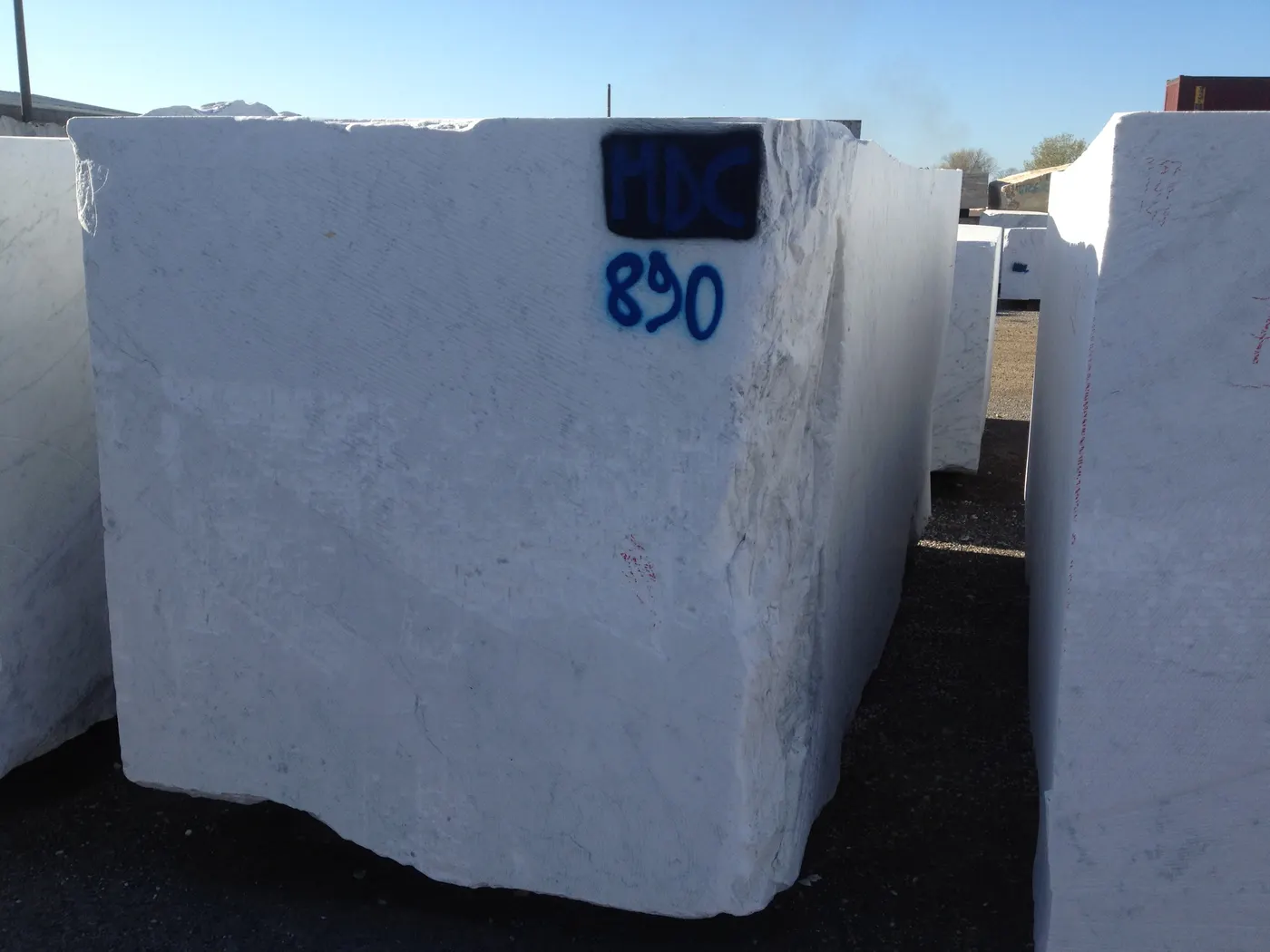 Bianco Carrara мрамор, поверхность плиты – Marmi di Carrara – синий, фиолетовый (20)