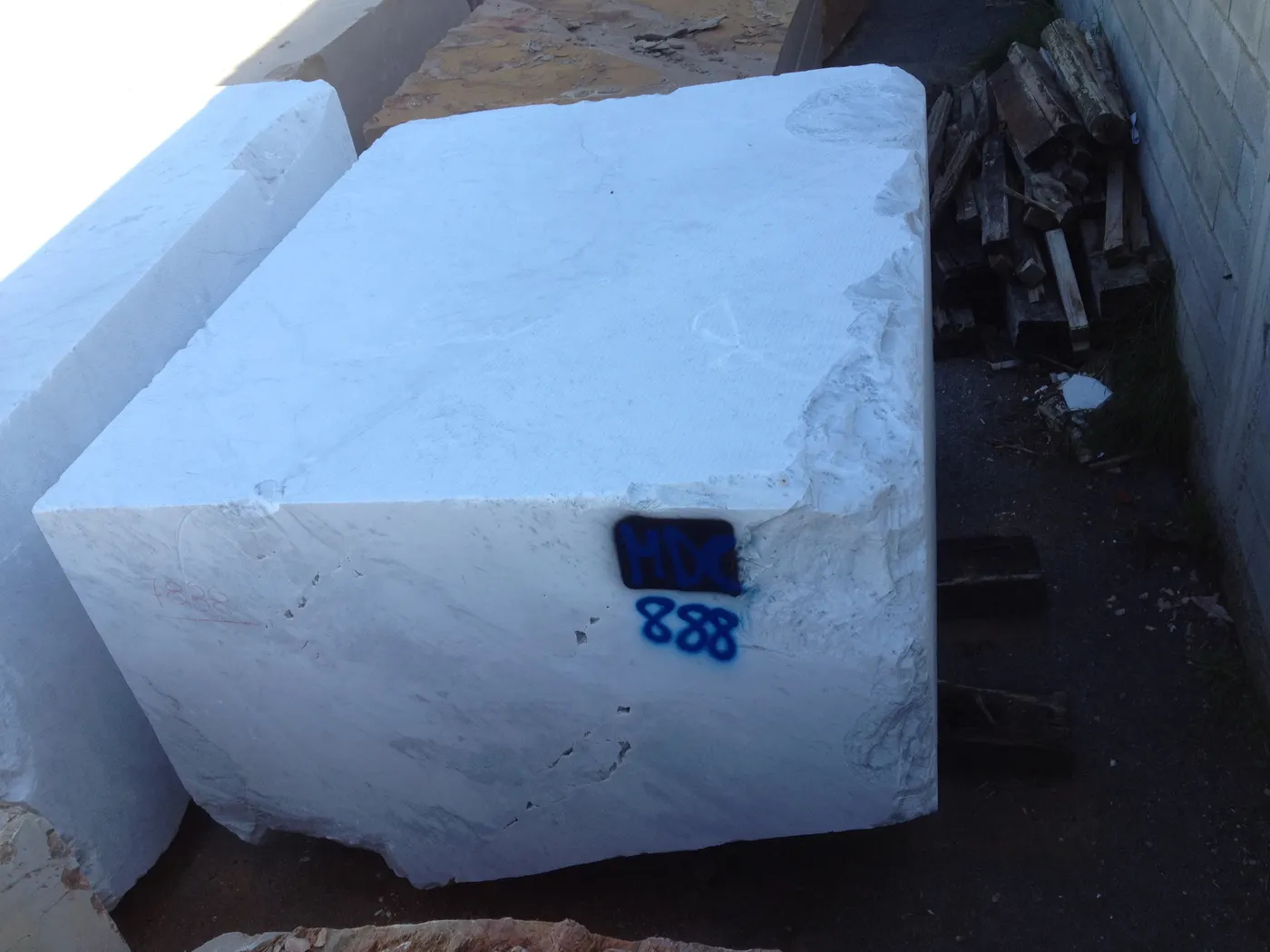 Bianco Carrara мрамор, поверхность плиты – Marmi di Carrara – чёрный, светло-серый (26)