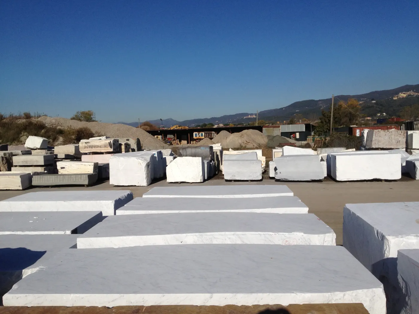Bianco Carrara Marmor, Plattenoberfläche – Marmi di Carrara – blau, hellgrau (33)