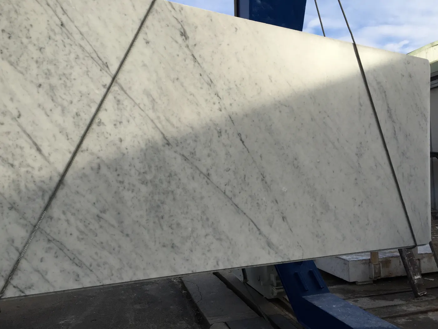 Bianco Carrara мрамор, поверхность плиты – Marmi di Carrara – серый, светло-серый (58)
