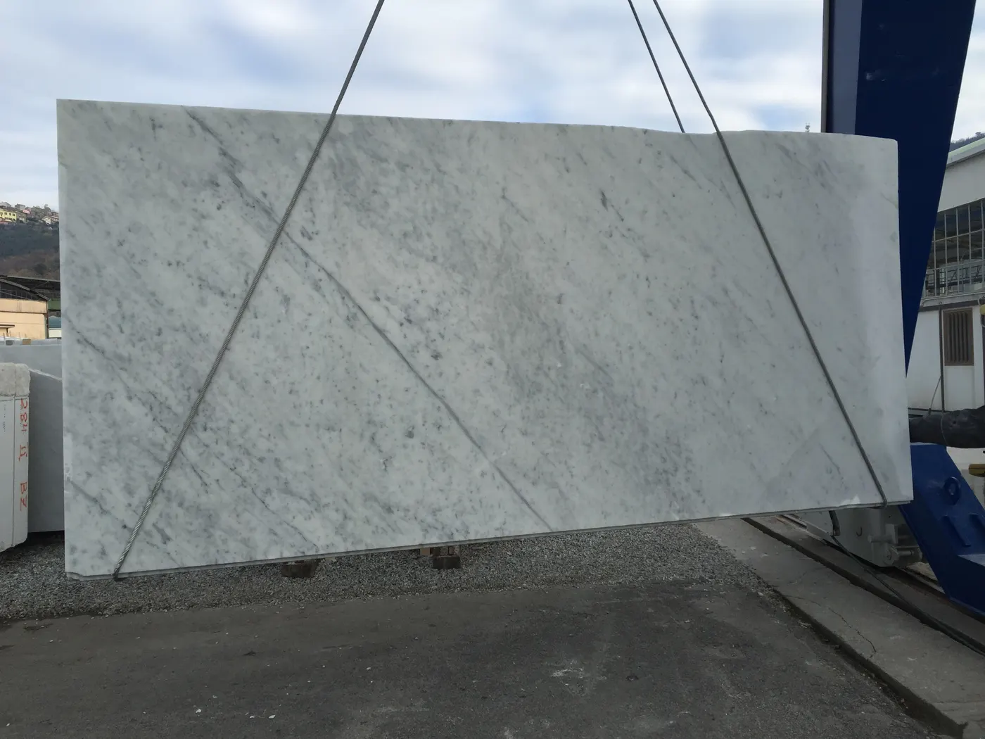 Bianco Carrara marbre, surface de dalle – Marmi di Carrara – gris, anthracite (69)