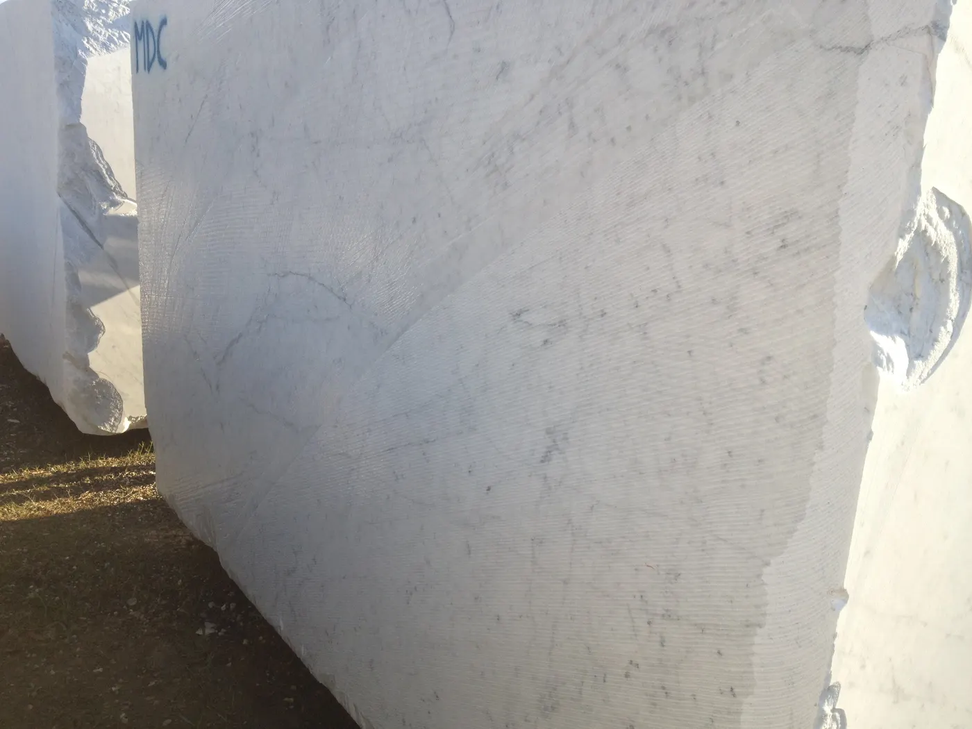 Bianco Carrara C мрамор, поверхность плиты – Marmi di Carrara – светло-серый, серый (16)