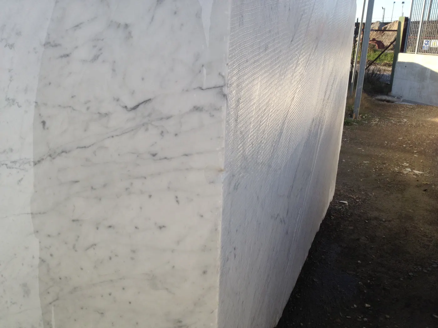 Bianco Carrara C marbre, surface de dalle – Marmi di Carrara – gris clair, anthracite (22)