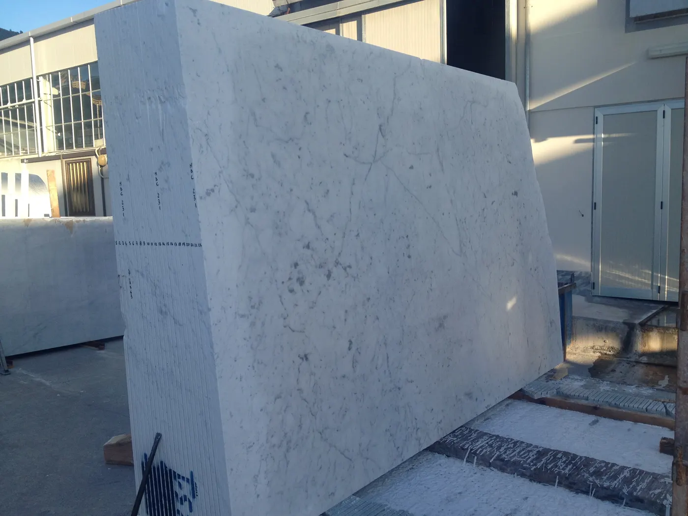 Bianco Carrara C marble slab surface – Marmi di Carrara – grey, blue (25)