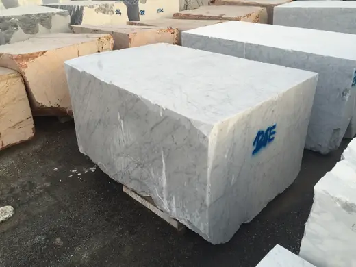 Bianco Carrara C marble quarry block – Marmi di Carrara – charcoal, beige (26)