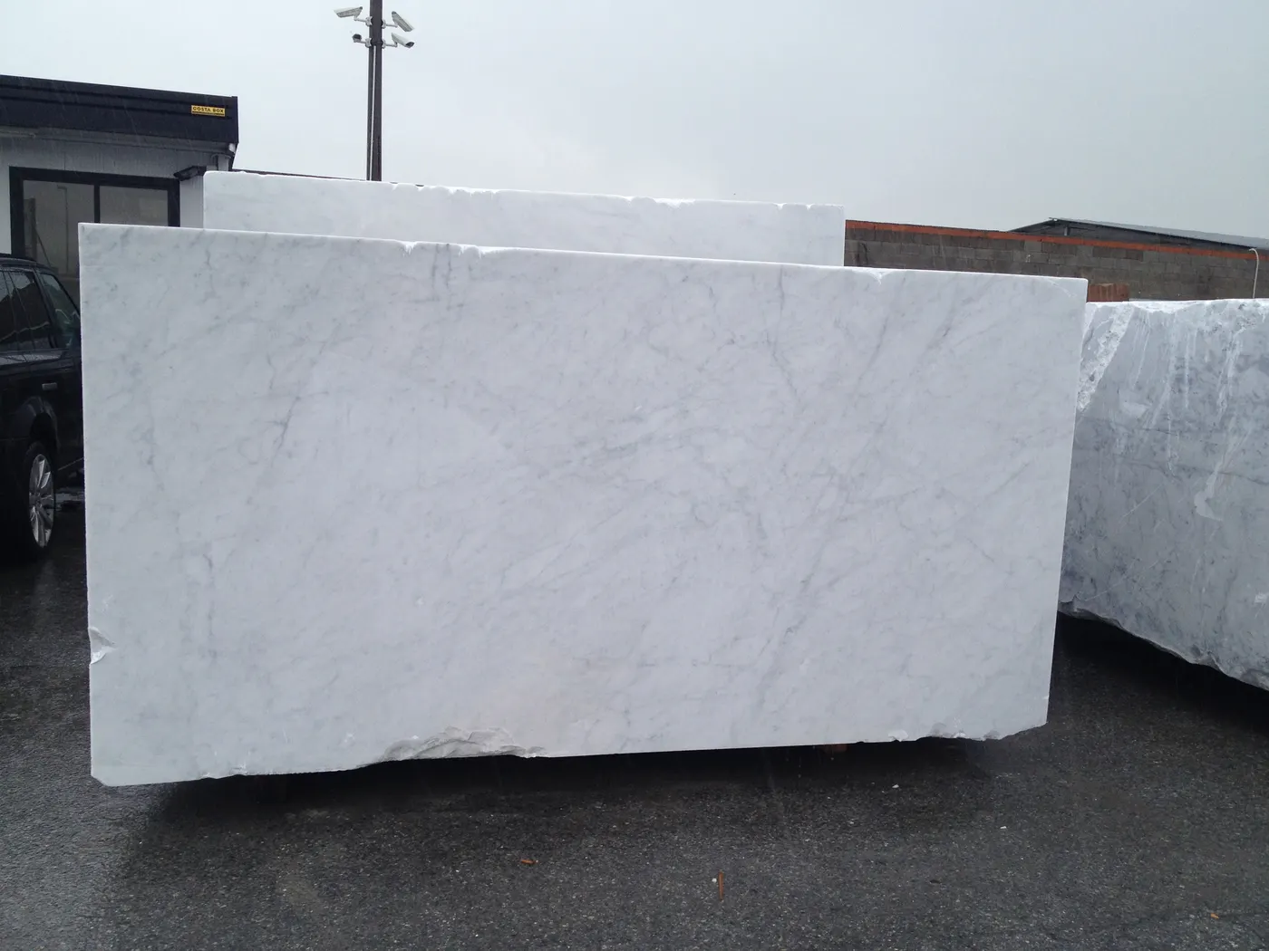 Bianco Carrara C marble quarry block – Marmi di Carrara – light grey, charcoal (31)