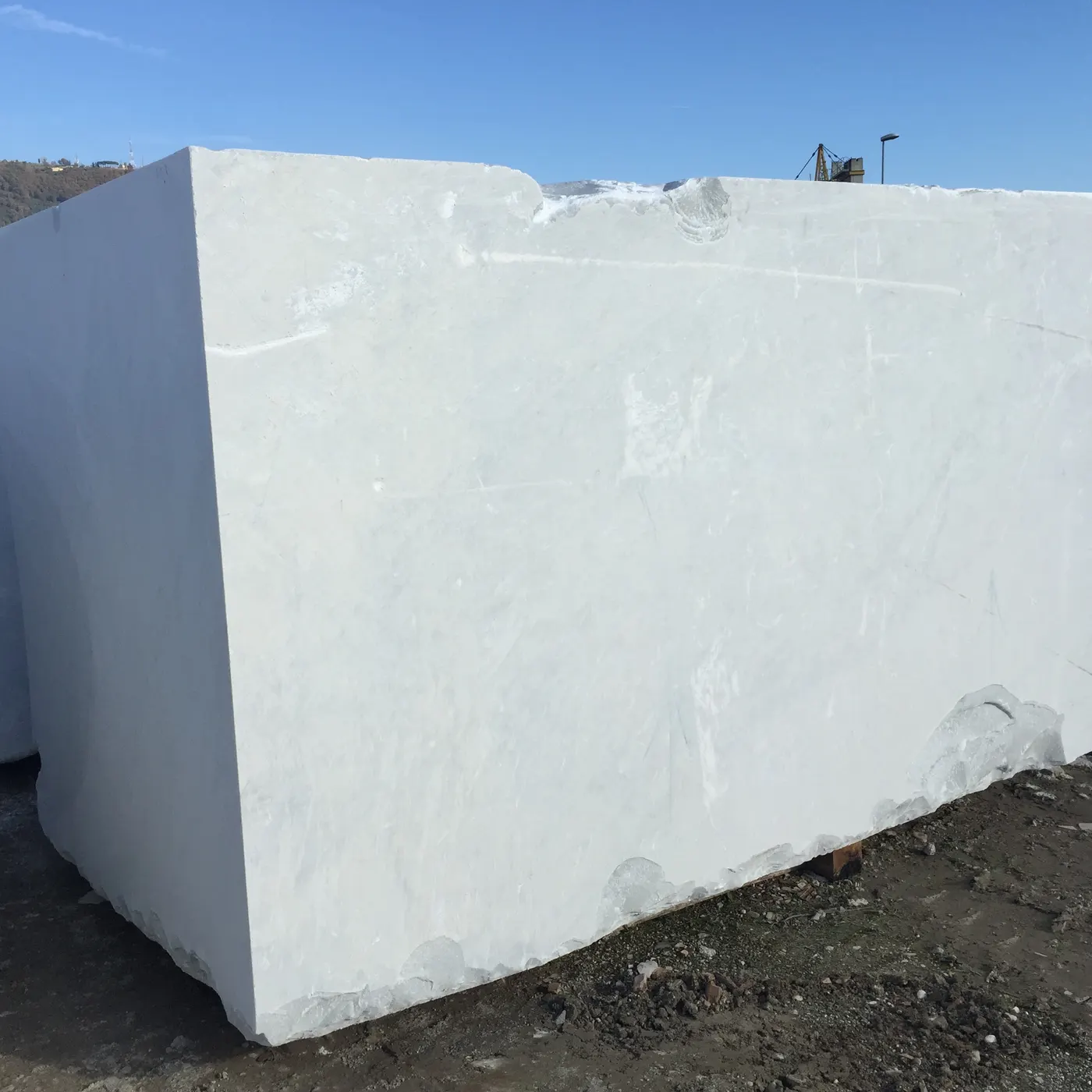 Bianco Carrara C marbre, surface de dalle – Marmi di Carrara – ivoire, gris (42)
