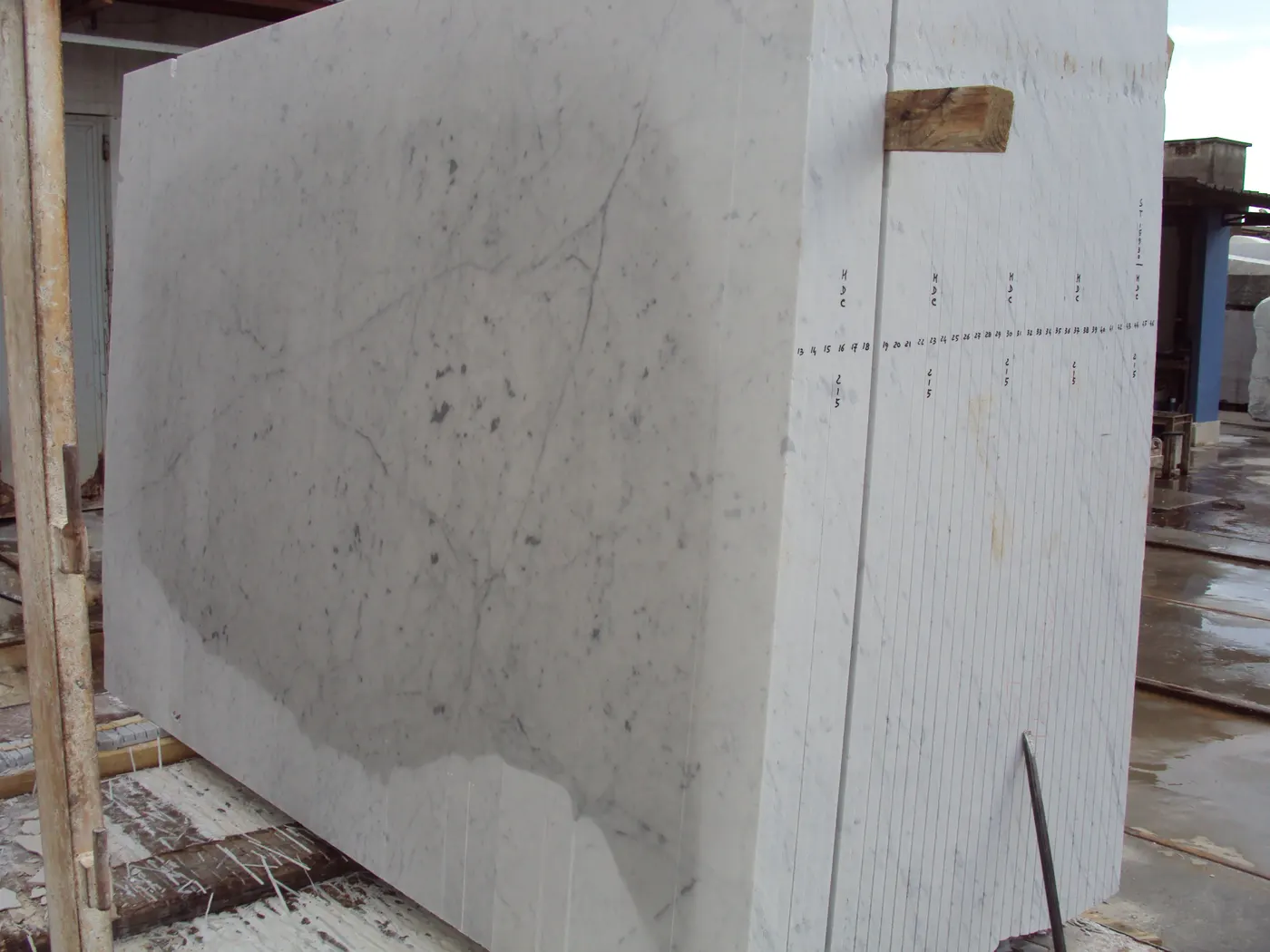 Bianco Carrara C мрамор, поверхность плиты – Marmi di Carrara – серый, светло-серый (47)