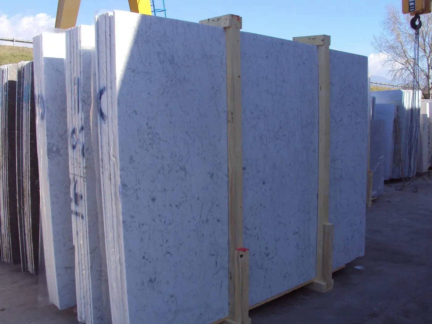 Bianco Carrara C мрамор, поверхность плиты – Marmi di Carrara – синий, светло-серый (52)