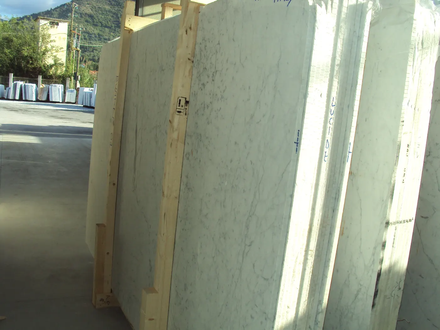 Bianco Carrara C мрамор, поверхность плиты – Marmi di Carrara – серый, слоновая кость (54)