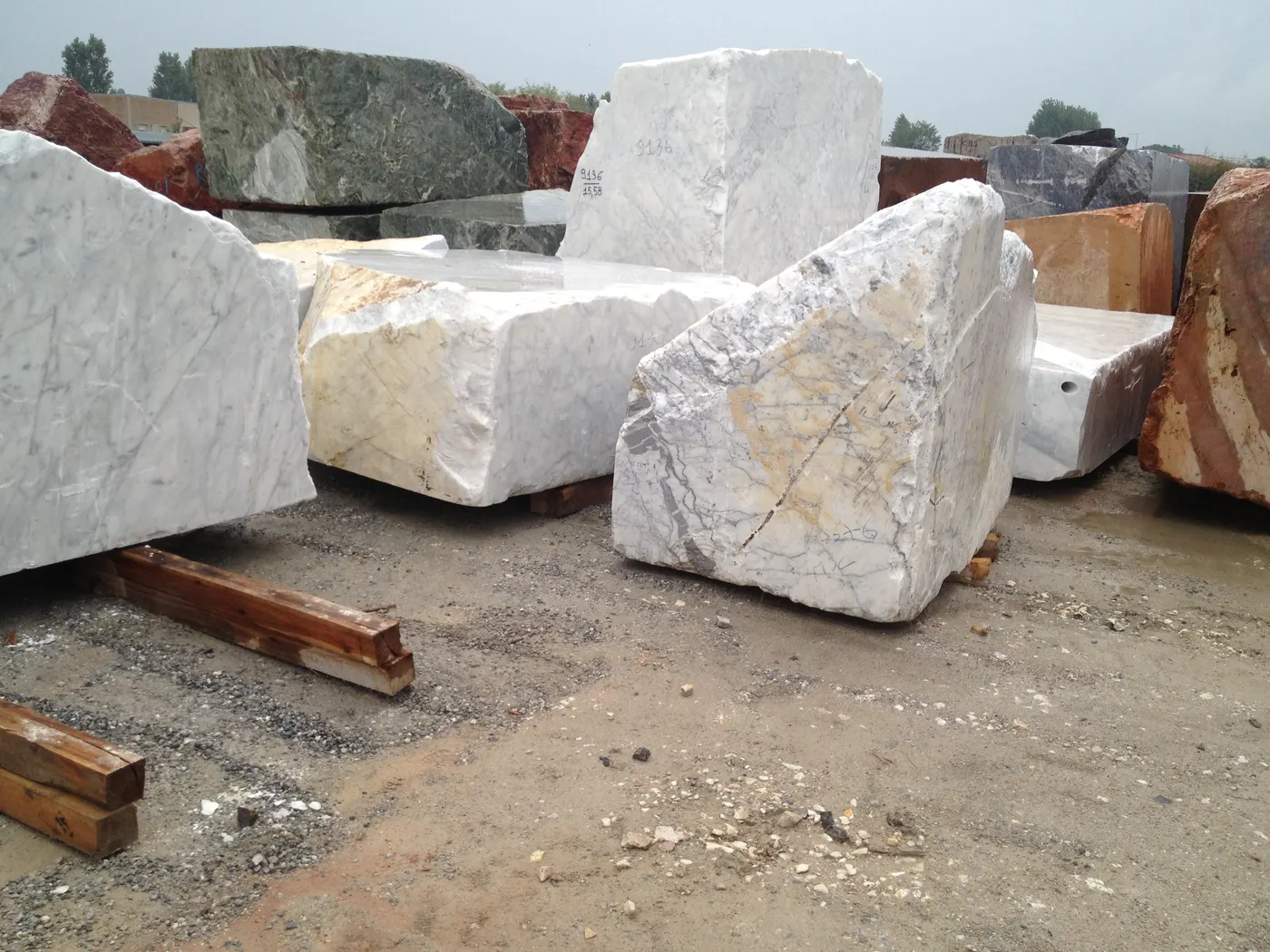Bianco Carrara CD marble slab surface – Marmi di Carrara – grey, beige (12)