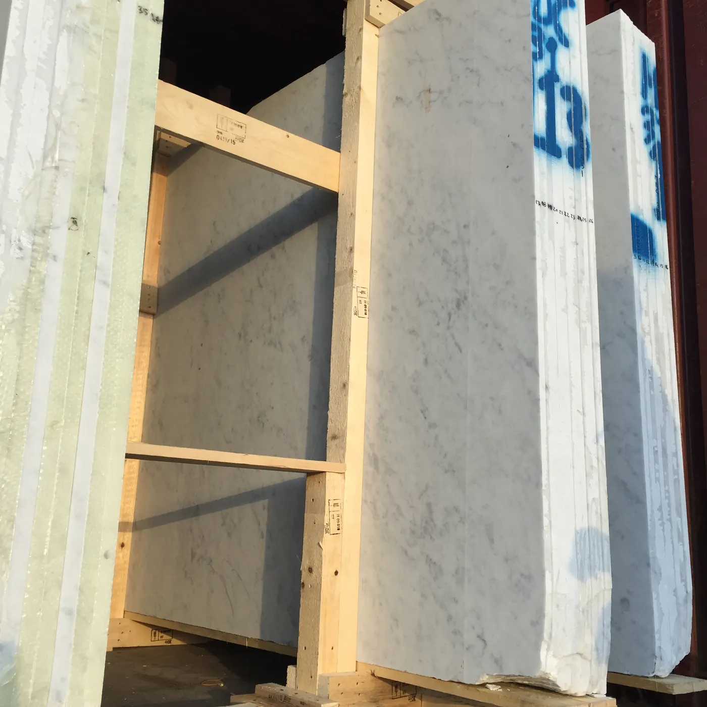 Bianco Carrara CD Marmor, Plattenoberfläche – Marmi di Carrara – elfenbein, grau (34)