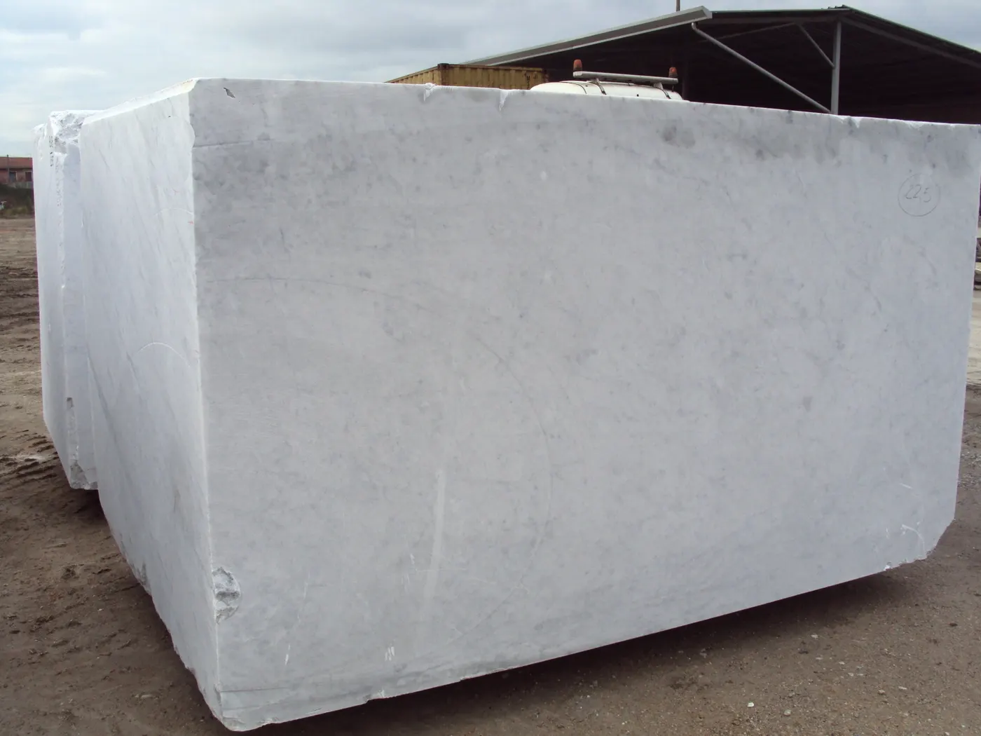 Bianco Carrara CD Marmor, Steinbruchblock – Marmi di Carrara – hellgrau, anthrazit (37)