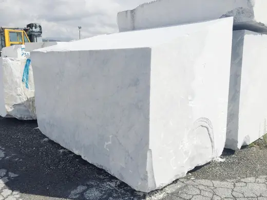 Bianco Carrara CD marble slab surface – Marmi di Carrara – light grey, white (80)