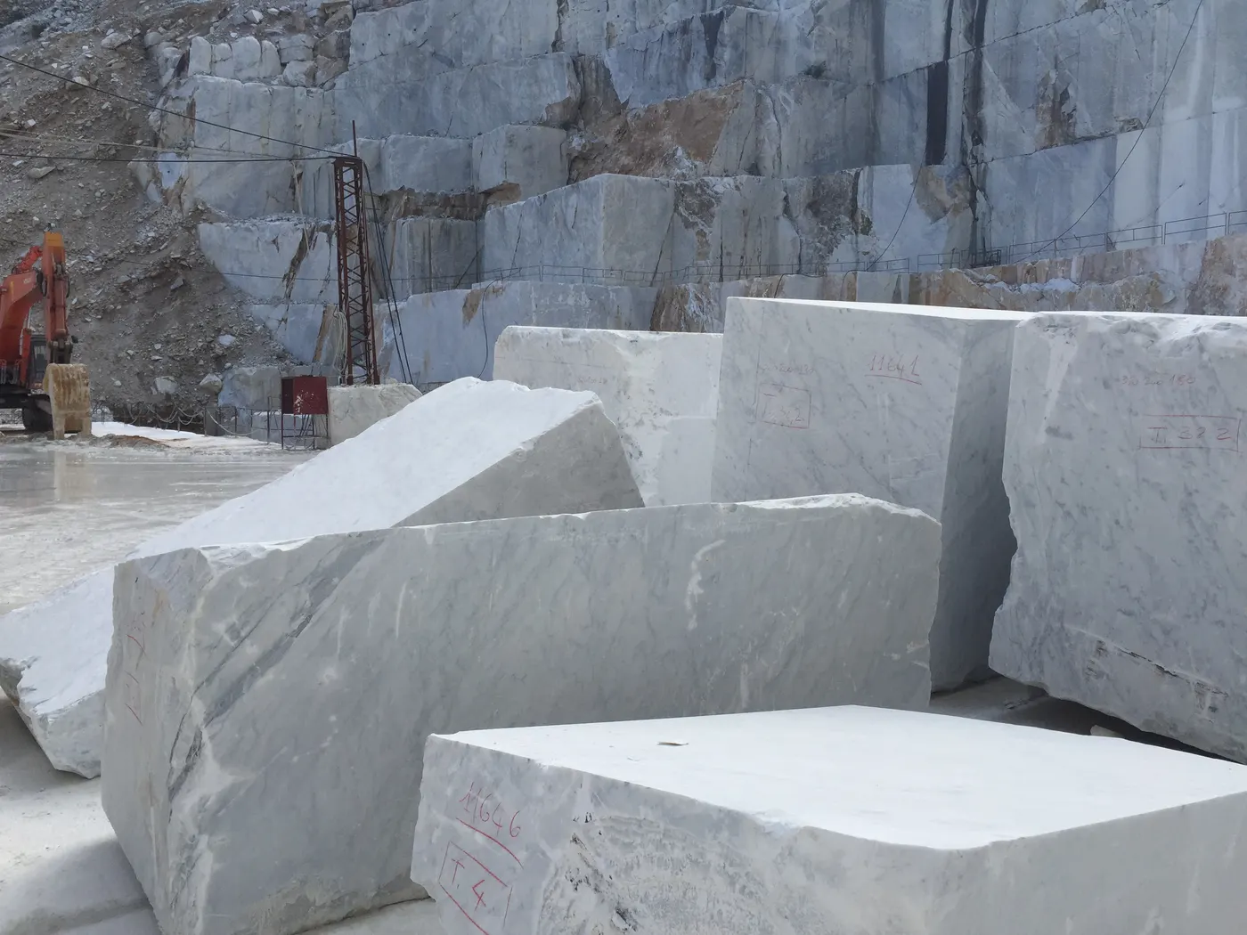 Bianco Gioia marbre, vue de carrière – Marmi di Carrara – gris, vert (21)
