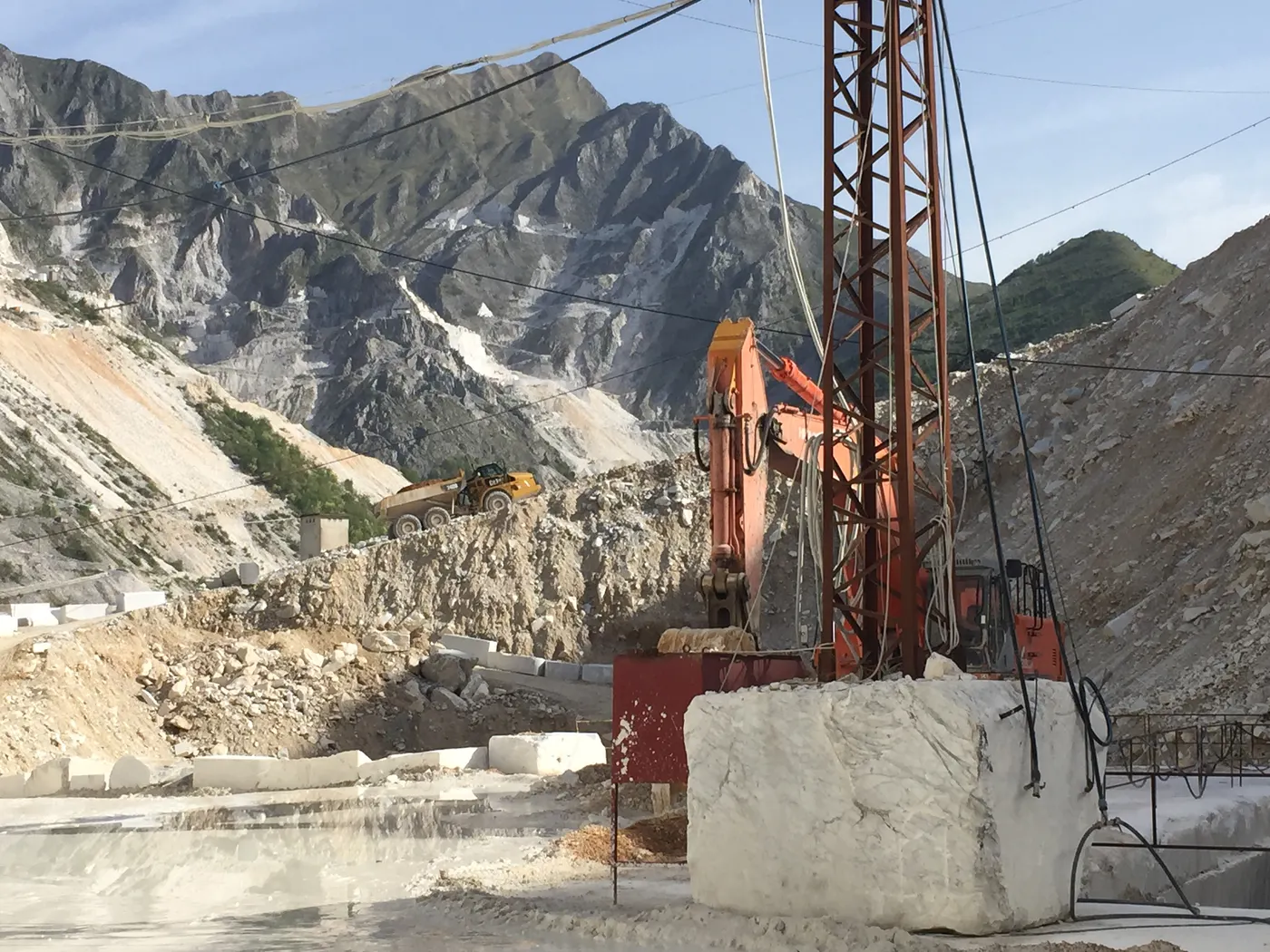 Bianco Gioia мрамор, вид карьера – Marmi di Carrara – зелёный, антрацитовый (29)