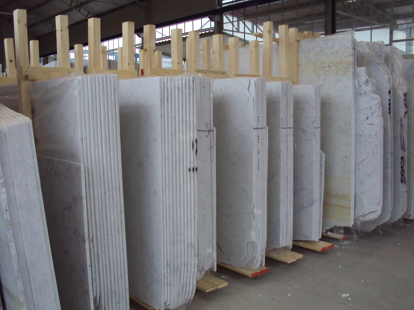 Bianco Gioia marble slab surface – Marmi di Carrara – grey, green (32)