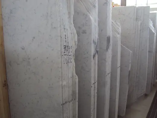 Bianco Gioia marble slab surface – Marmi di Carrara – grey, violet (39)