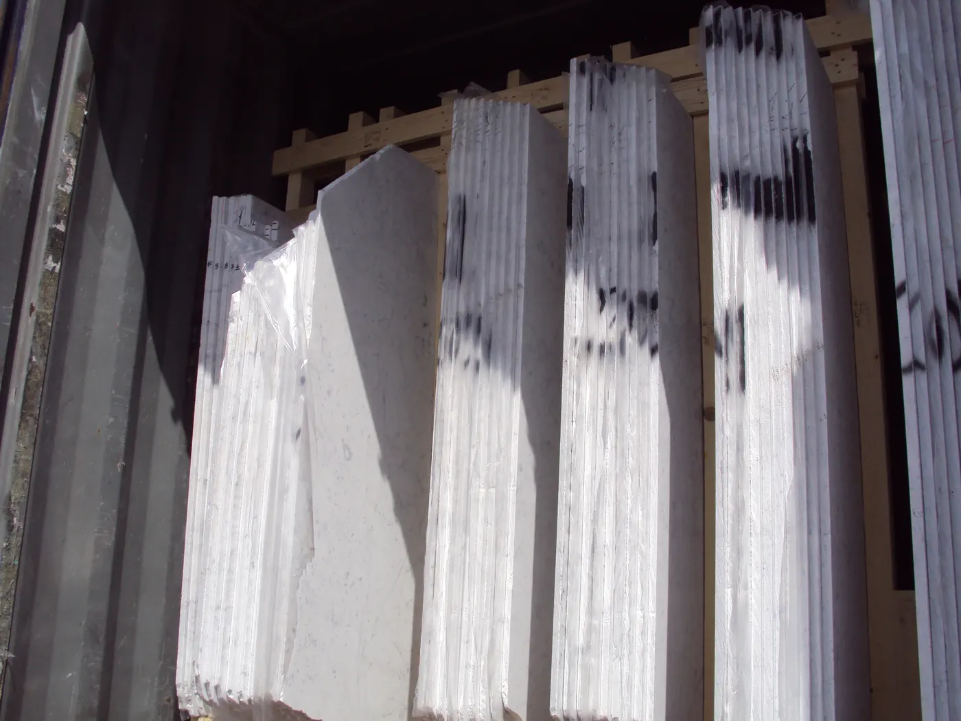 Bianco Gioia marble slab surface – Marmi di Carrara – ivory, green (41)