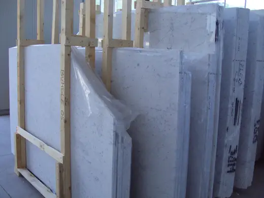 Bianco Gioia marble slab surface – Marmi di Carrara – grey, violet (44)