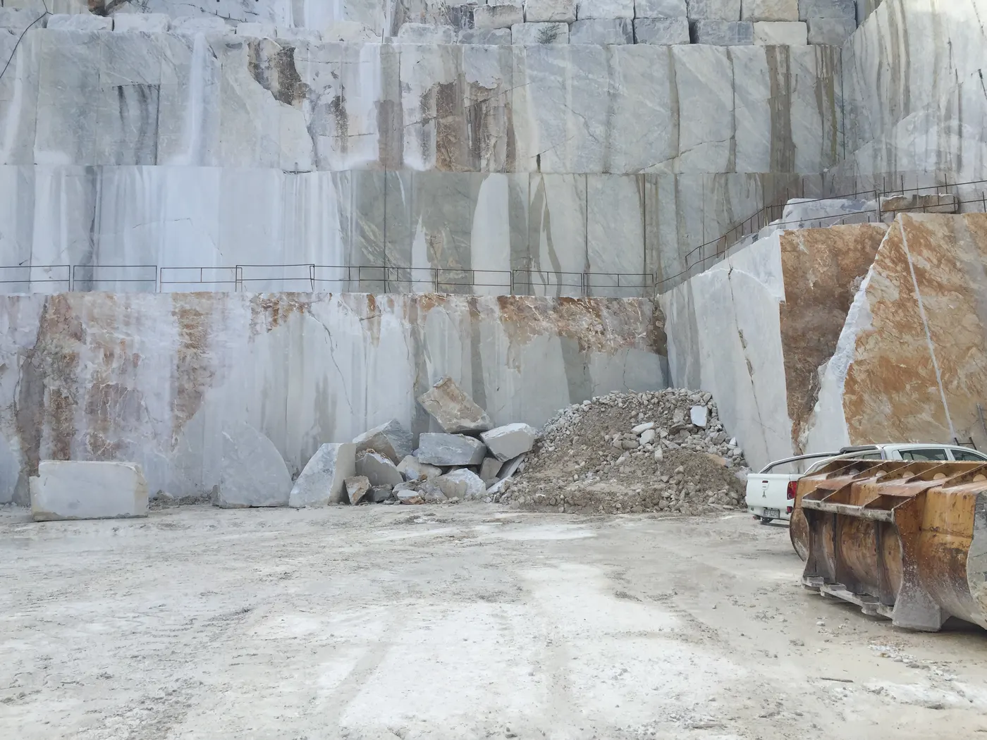 Bianco Gioia мрамор, вид карьера – Marmi di Carrara – серый, светло-серый (5)