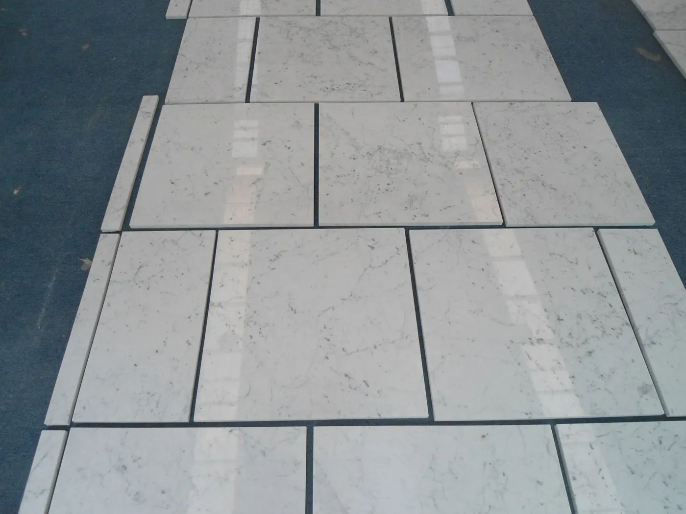 Bianco Gioia marble tiles – Marmi di Carrara – light grey, grey (58)