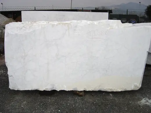 Bianco Gioia marble quarry block – Marmi di Carrara – ivory, light grey (59)