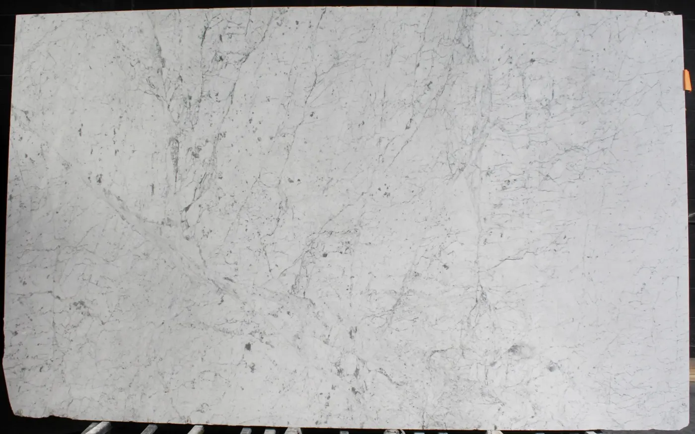 Bianco Gioia мрамор, поверхность плиты – Marmi di Carrara – светло-серый, слоновая кость (69)