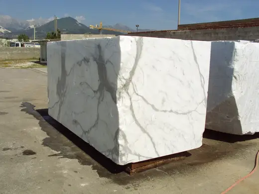 Calacatta marble quarry block – Marmi di Carrara – grey, charcoal (14)