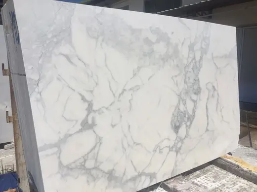 Calacatta marble slab surface – Marmi di Carrara – ivory, light grey (28)