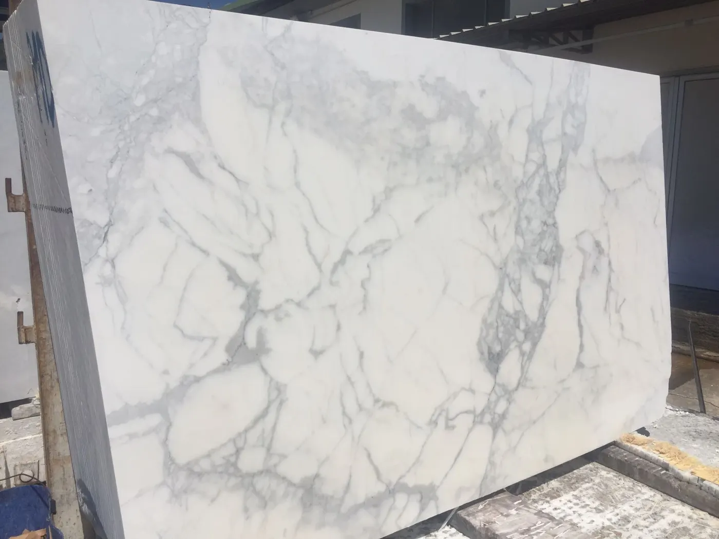 Calacatta Marmor, Plattenoberfläche – Marmi di Carrara – elfenbein, hellgrau (28)
