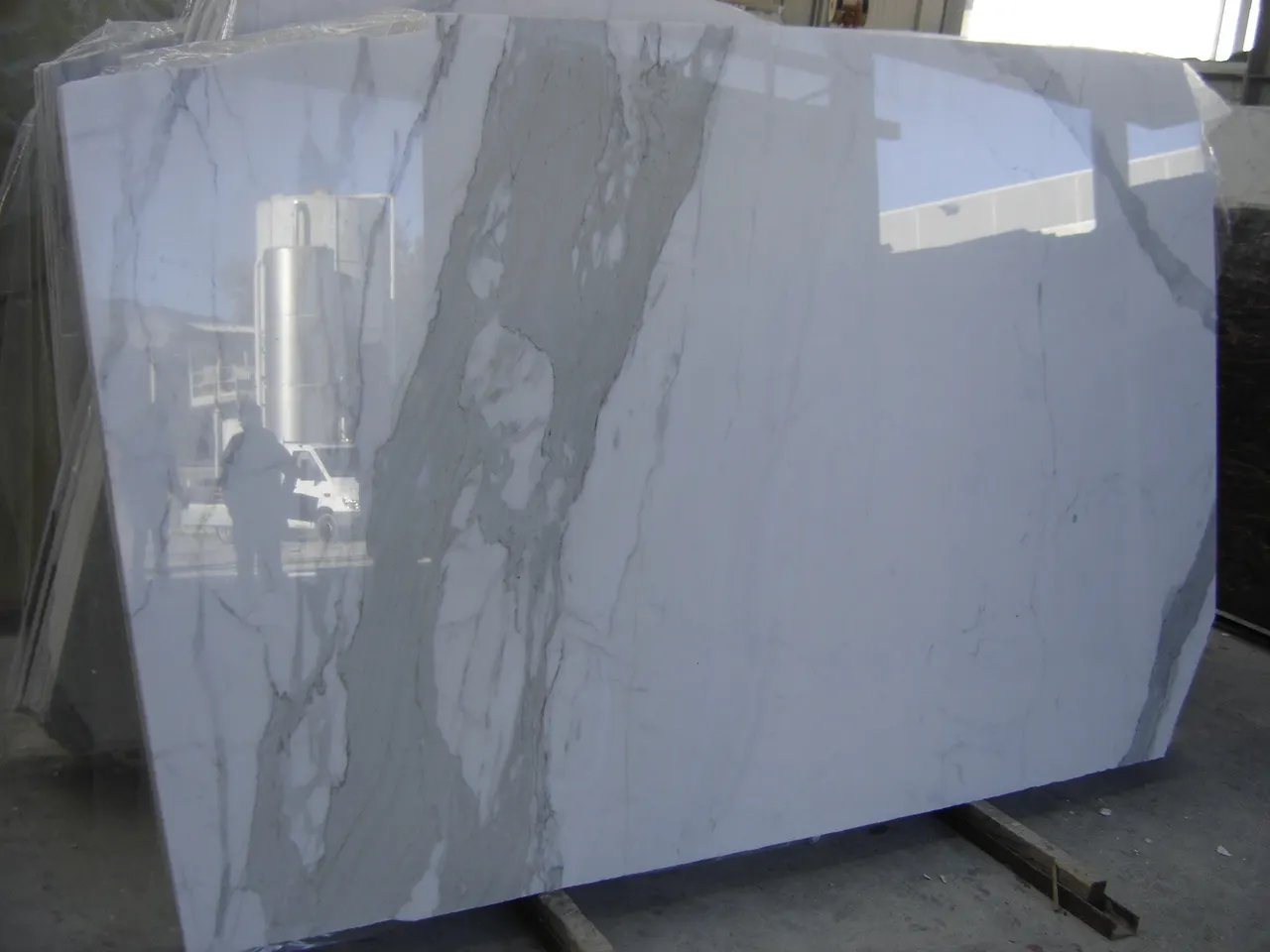 Calacatta marble slab surface – Marmi di Carrara – grey, charcoal (42)