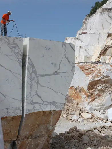 Calacatta marble quarry view – Marmi di Carrara – grey, green (53)